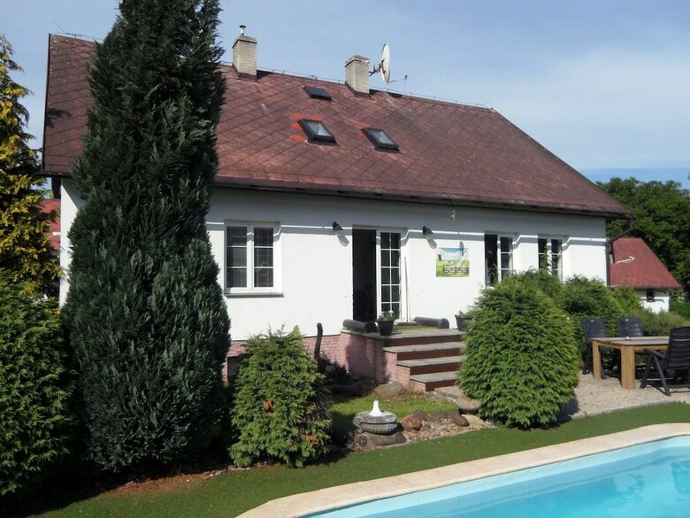 Spacious Holiday Home In Arnultovice With Swimming Pool