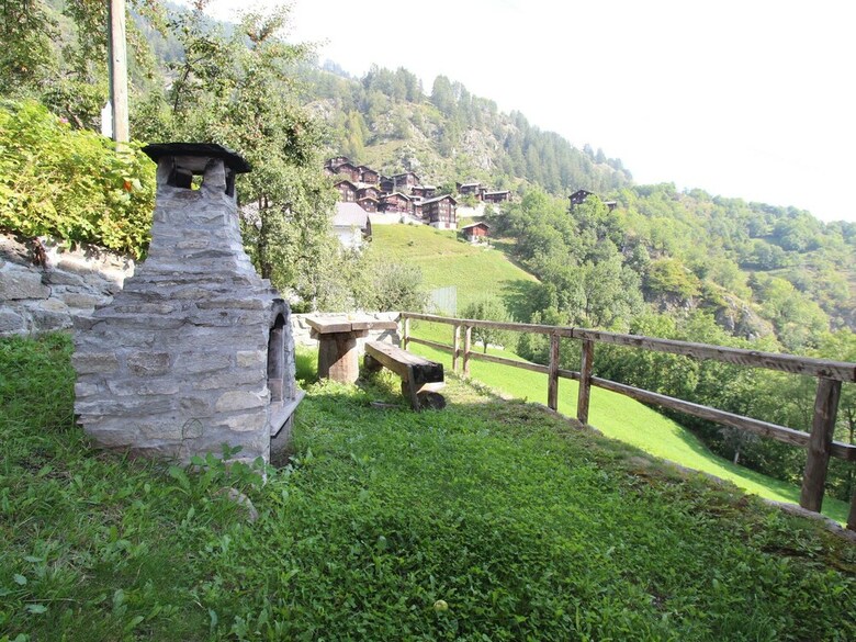 Very Open Chalet With Comfortable And Rustic D�cor