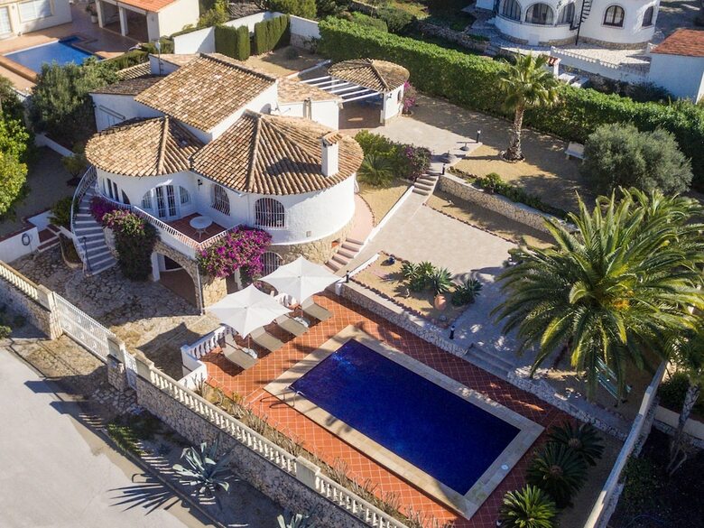 Gorgeous Villa With Private Pool And Near Golf Course And Beach