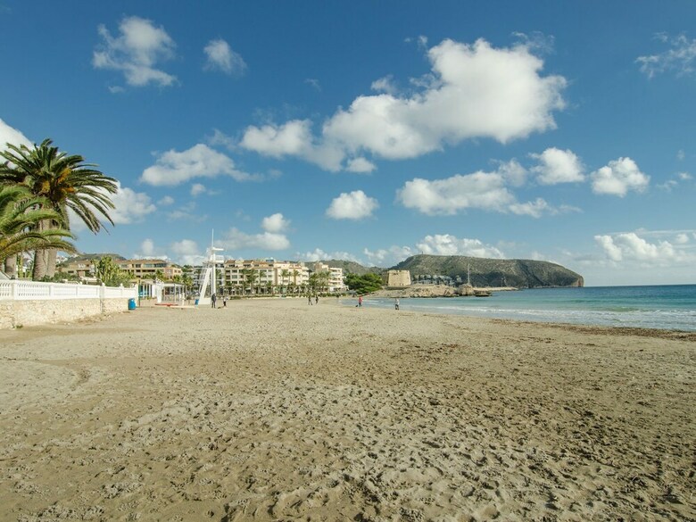 Gorgeous Villa With Private Pool And Near Golf Course And Beach