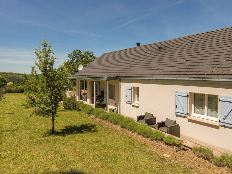 Comfortable Villa In Sioniac Limousin With Terraces