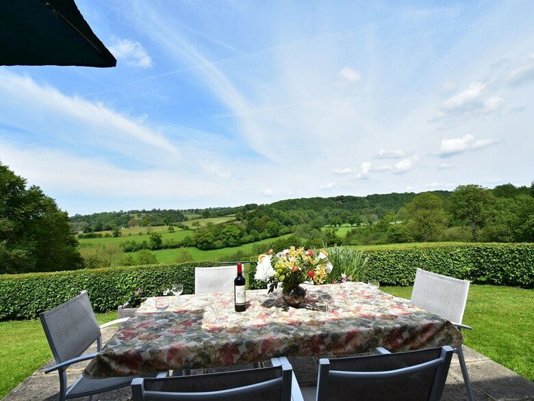 Lovely Holiday Home Amidst Meadows In Sourdeval-les-bois