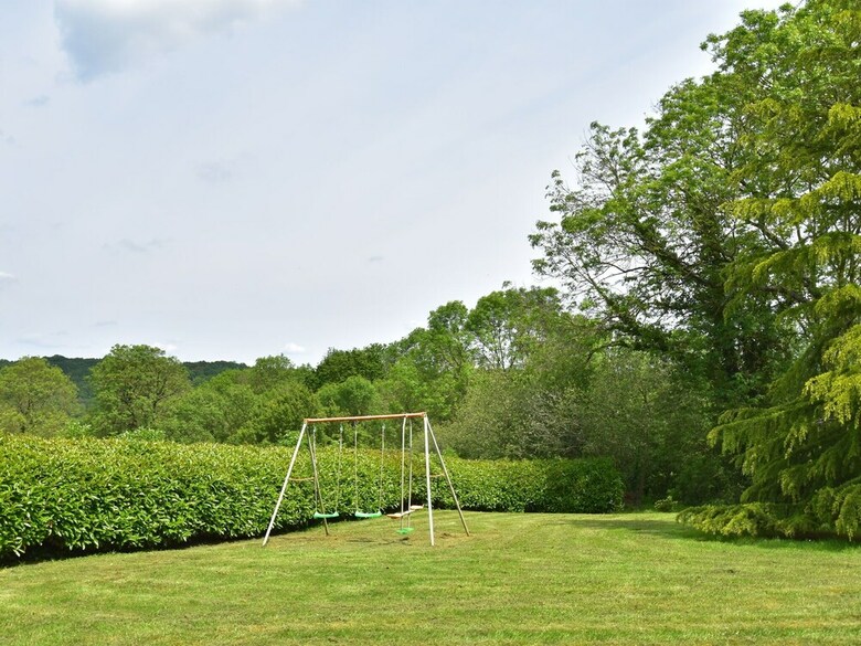 Lovely Holiday Home Amidst Meadows In Sourdeval-les-bois
