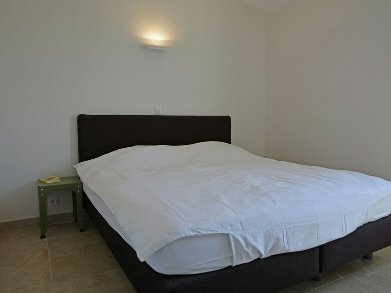 Vibrant Villa In Malauc�ne With Private Garden