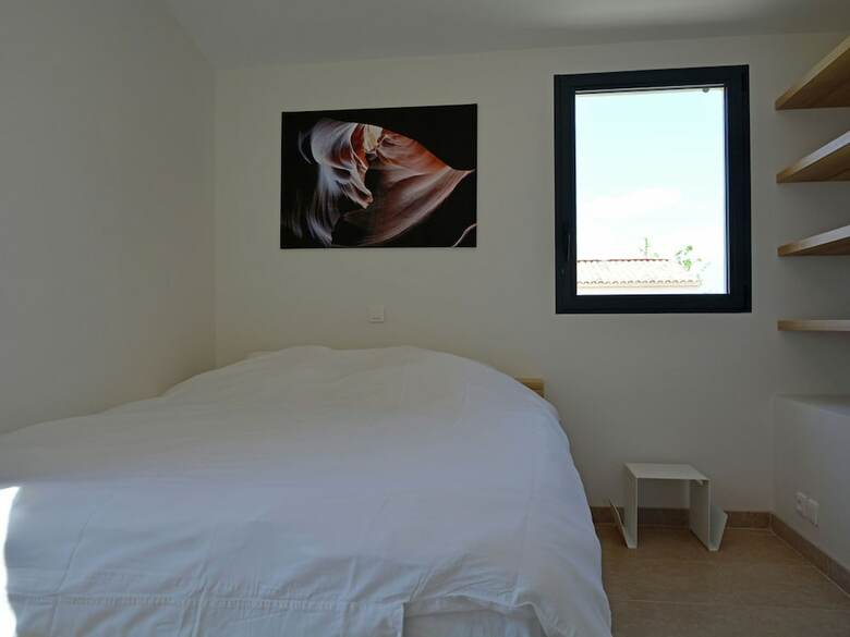 Vibrant Villa In Malauc�ne With Private Garden