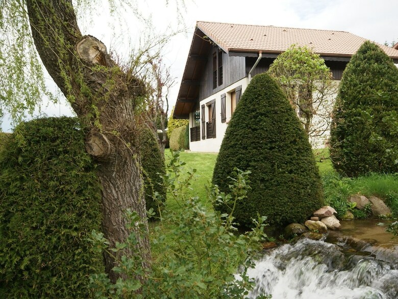 Large And Cosy Chalet, Beautiful Surroundings