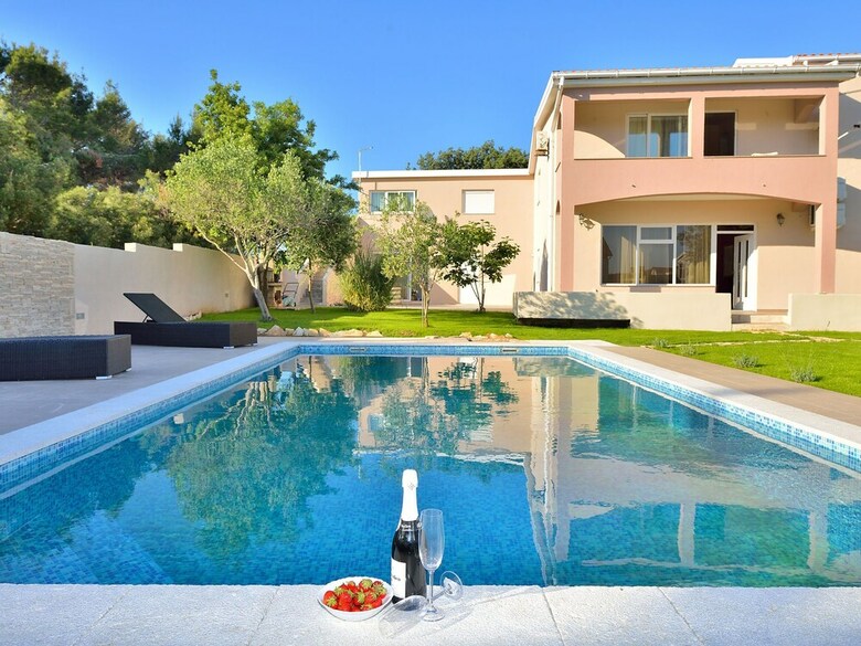 Lovely Villa In Vir With Swimming Pool