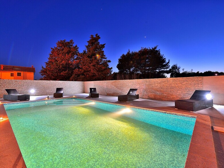 Lovely Villa In Vir With Swimming Pool