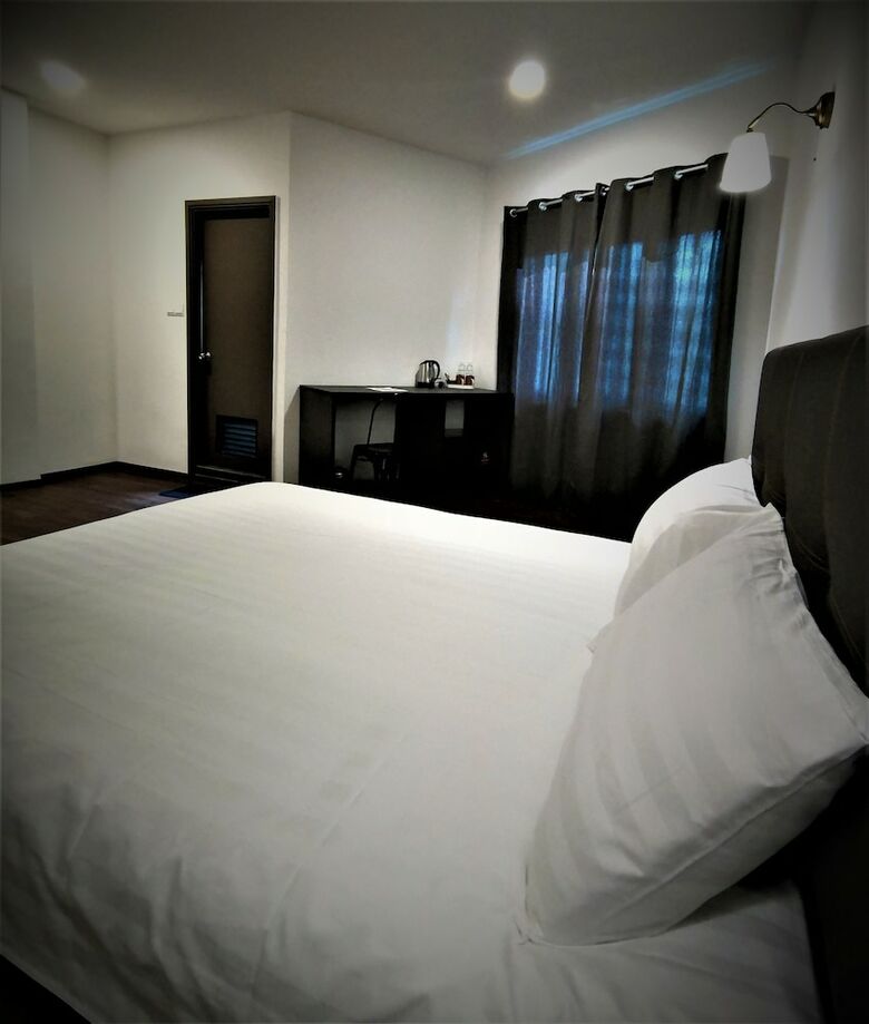Hotel Longhouse