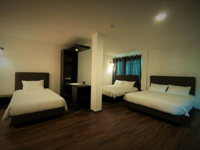 Hotel Longhouse