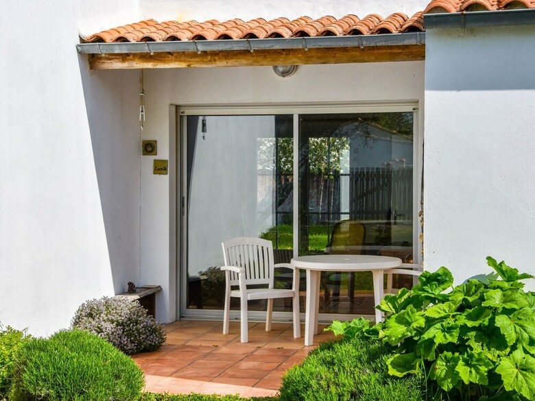 Spacious Holiday Home Near Sea In Loix
