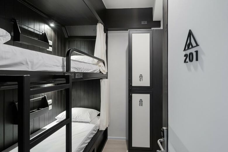 Hostal S'nap Hostel