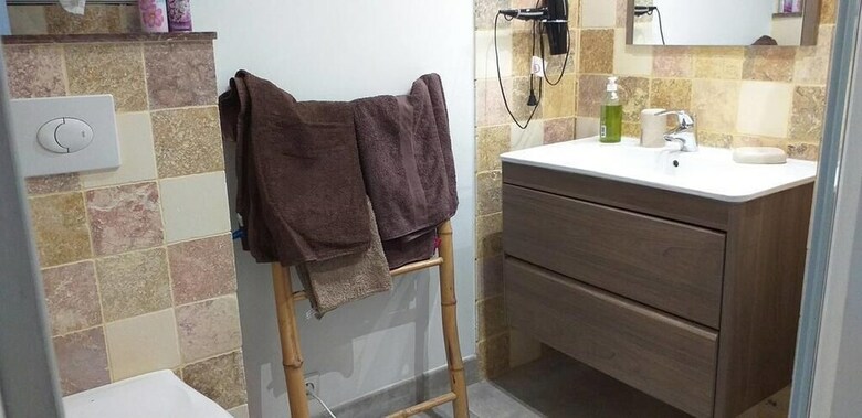 Bed & Breakfast Les 3 Secs Chambre D'h�te Ind�pendante