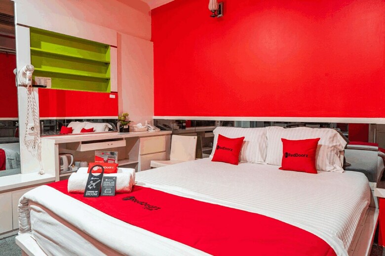 Hotel Reddoorz Plus Near Exit Toll Cikarang Barat 4