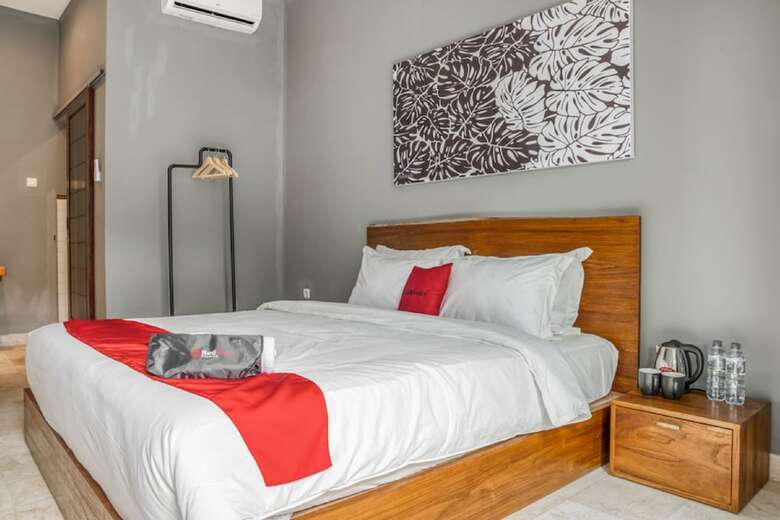 Hotel Reddoorz Premium @ Cilandak Timur 2