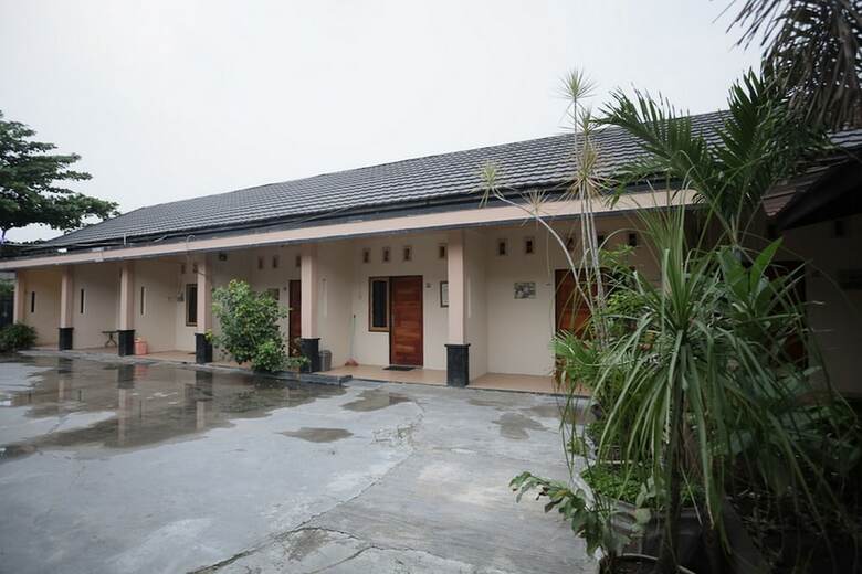 Hotel Reddoorz Near Bundaran Garuda 2