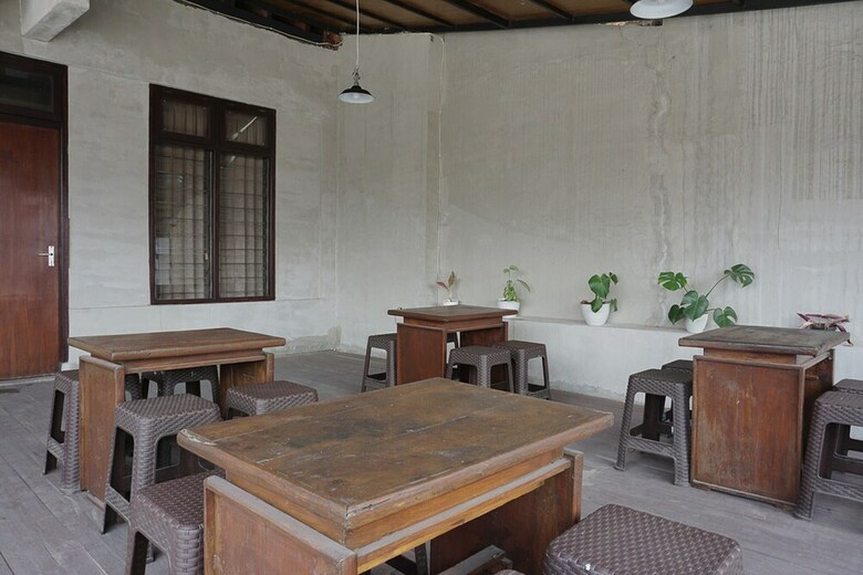 Hotel Reddoorz Hostel @ Borobudur Street