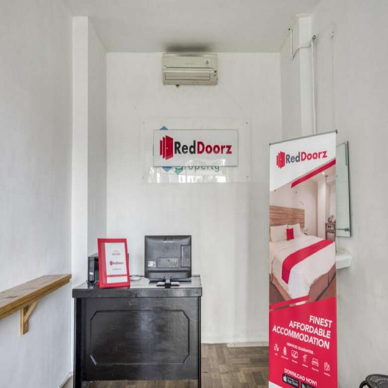 Reddoorz Apartment @ Green Bay Pluit