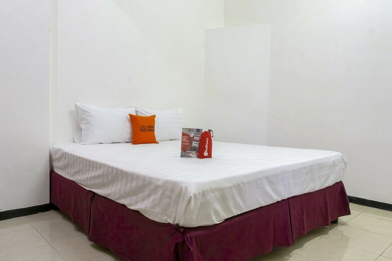 Hotel Reddoorz Near Widya Mandala University