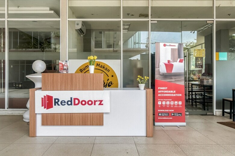 Hotel Reddoorz Apartment @ Treepark Bsd