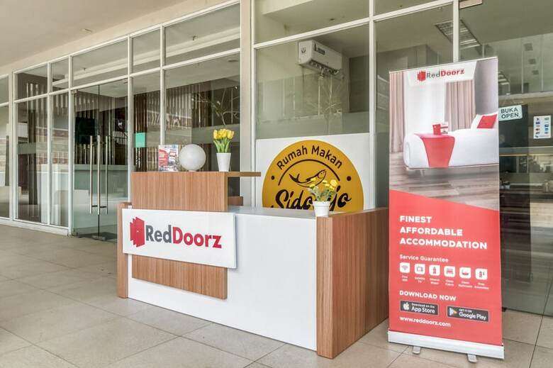 Hotel Reddoorz Apartment @ Treepark Bsd