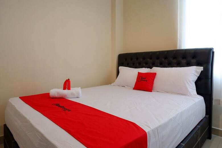 Hotel Reddoorz Near Millenium Waterpark Palu