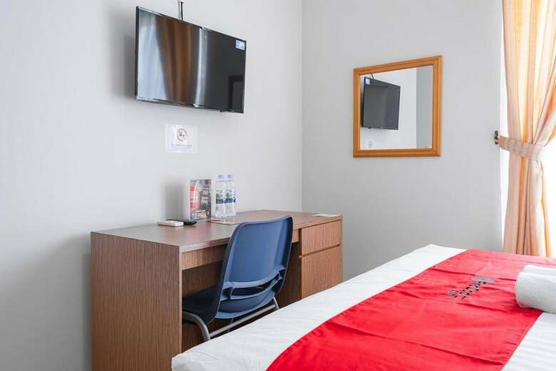 Hotel Reddoorz Near Siloam Karawaci 3