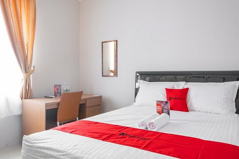 Hotel Reddoorz Near Siloam Karawaci 3