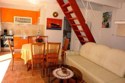Apartments Iva