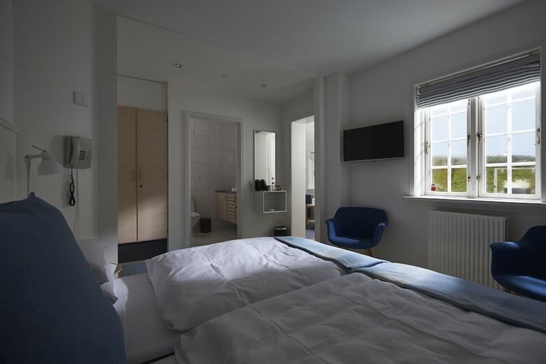 Ruths Hotel