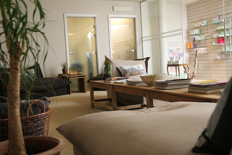 Ruths Hotel