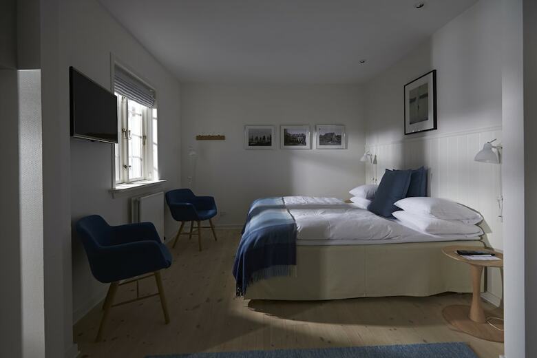 Ruths Hotel