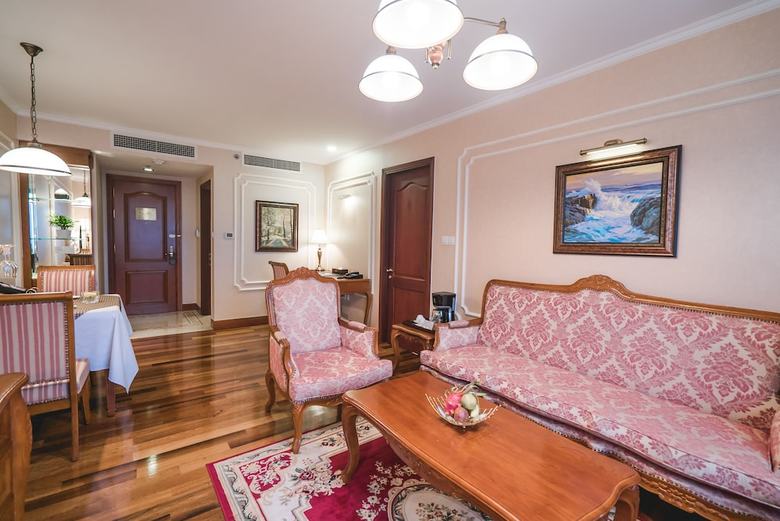 Grand Hotel Saigon