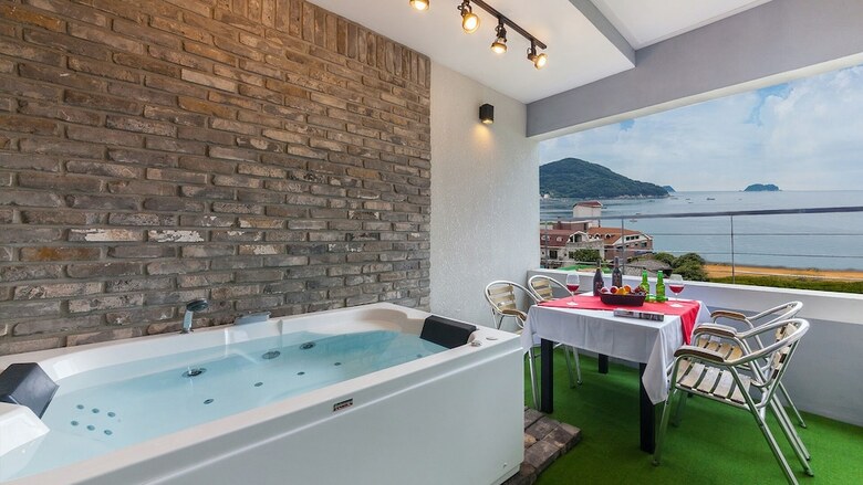 Geoje The Terrace Pension