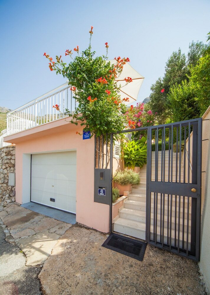 Villa Anamarija