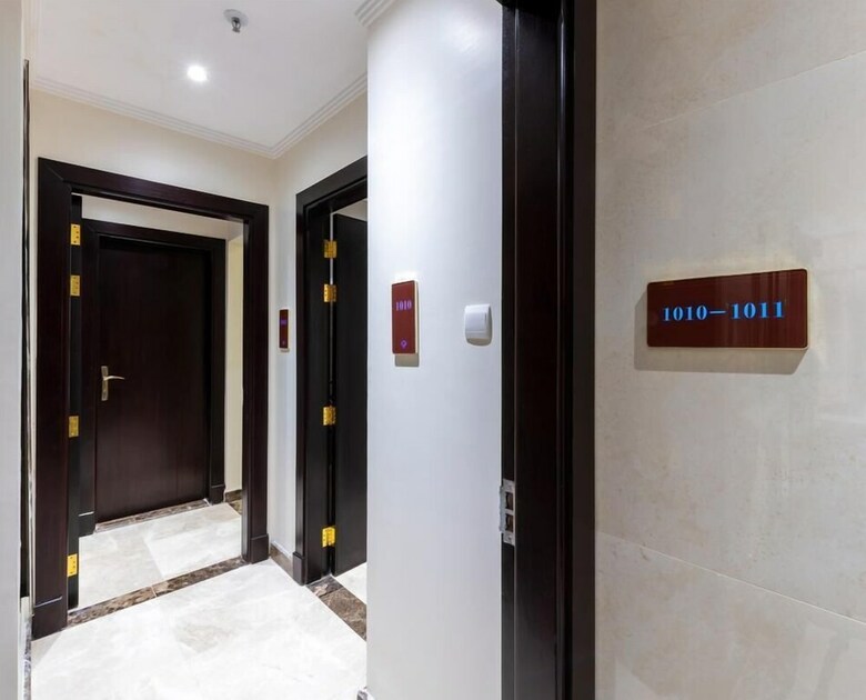 Snood Remaz Hotel