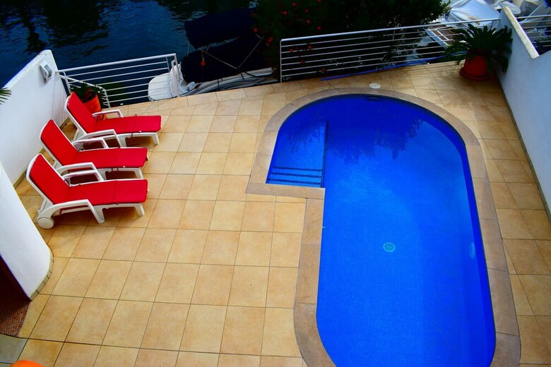 Apartamento 306-magn�fica Casa Con Piscina Y Amarre