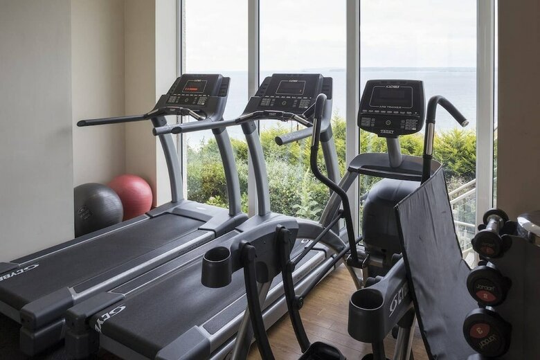 Surf Break 2bd St Ives Apartment W/ Sea Views+spa Experience