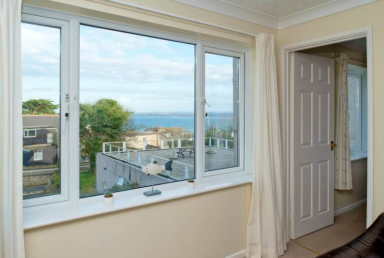 Surf Break 2bd St Ives Apartment W/ Sea Views+spa Experience