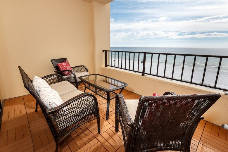 Surf Dweller 411 By Brooks And Shorey Resorts