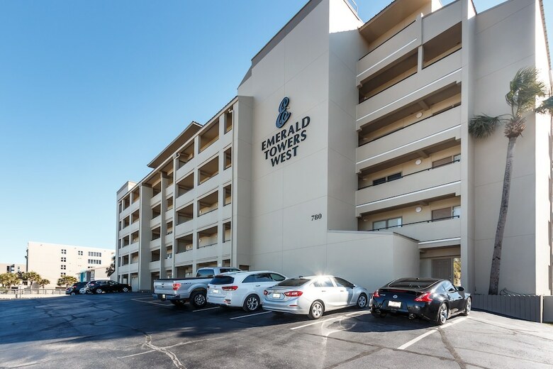 Emerald Twrs West 3002 By Brooks And Shorey Resorts