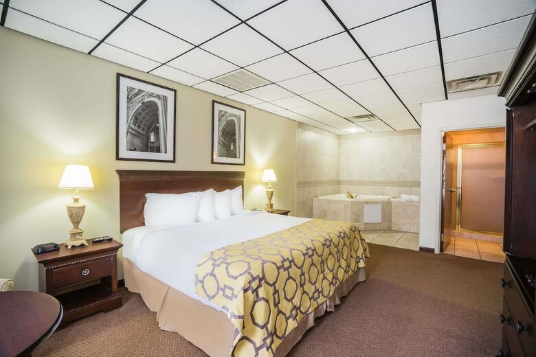 Hotel Baymont By Wyndham Johnson City