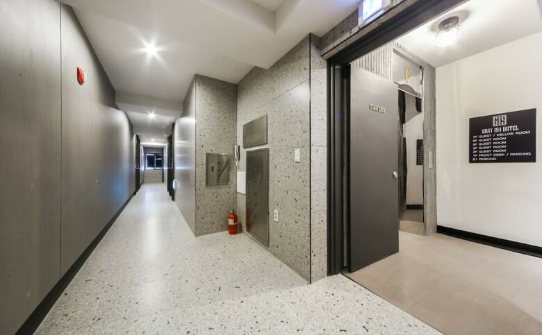 Gray 194 Hotel