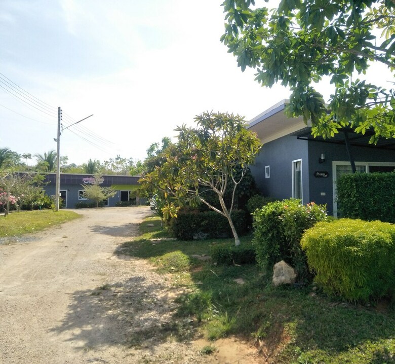 Hotel Oyo 767 Pang Chompu Resort