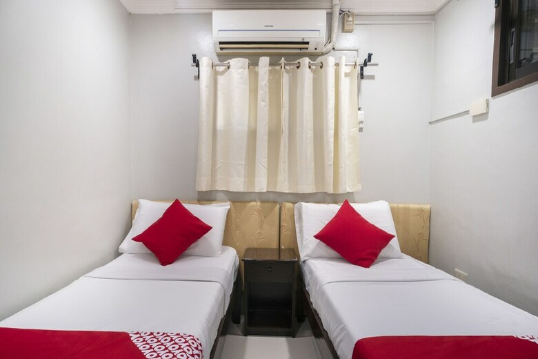 Hotel Oyo 557 Samantha's Apartelle