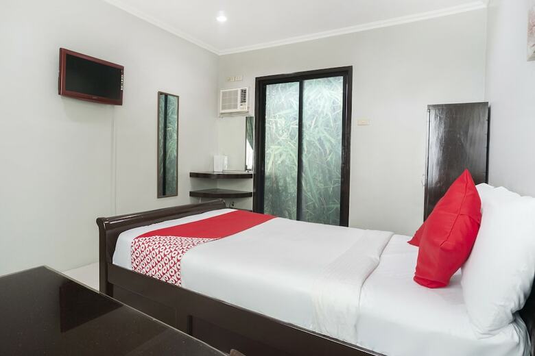 Hotel Oyo 557 Samantha's Apartelle