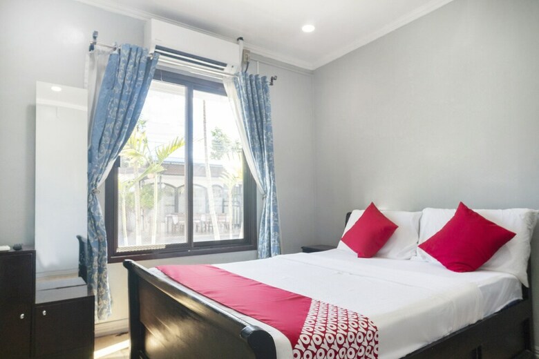Hotel Oyo 557 Samantha's Apartelle