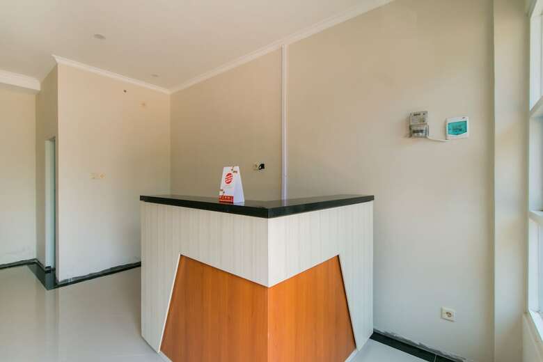 Hostal Oyo 1078 Fakhira Residence