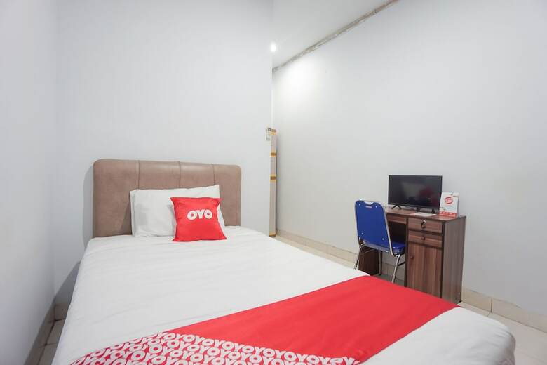 Hostal Oyo 2566 Putri Kesia Rooms