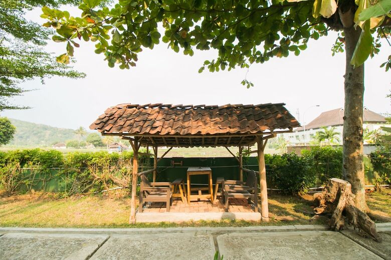 Hotel Oyo 937 Mahessa Indah Homestay